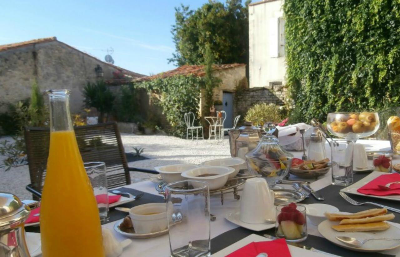 La Maison Du Baloir Thairé Buitenkant foto